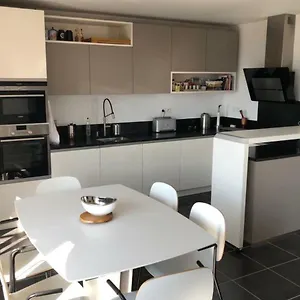 Penthouse Flat South-facing Terrace - Welkeys Apartment